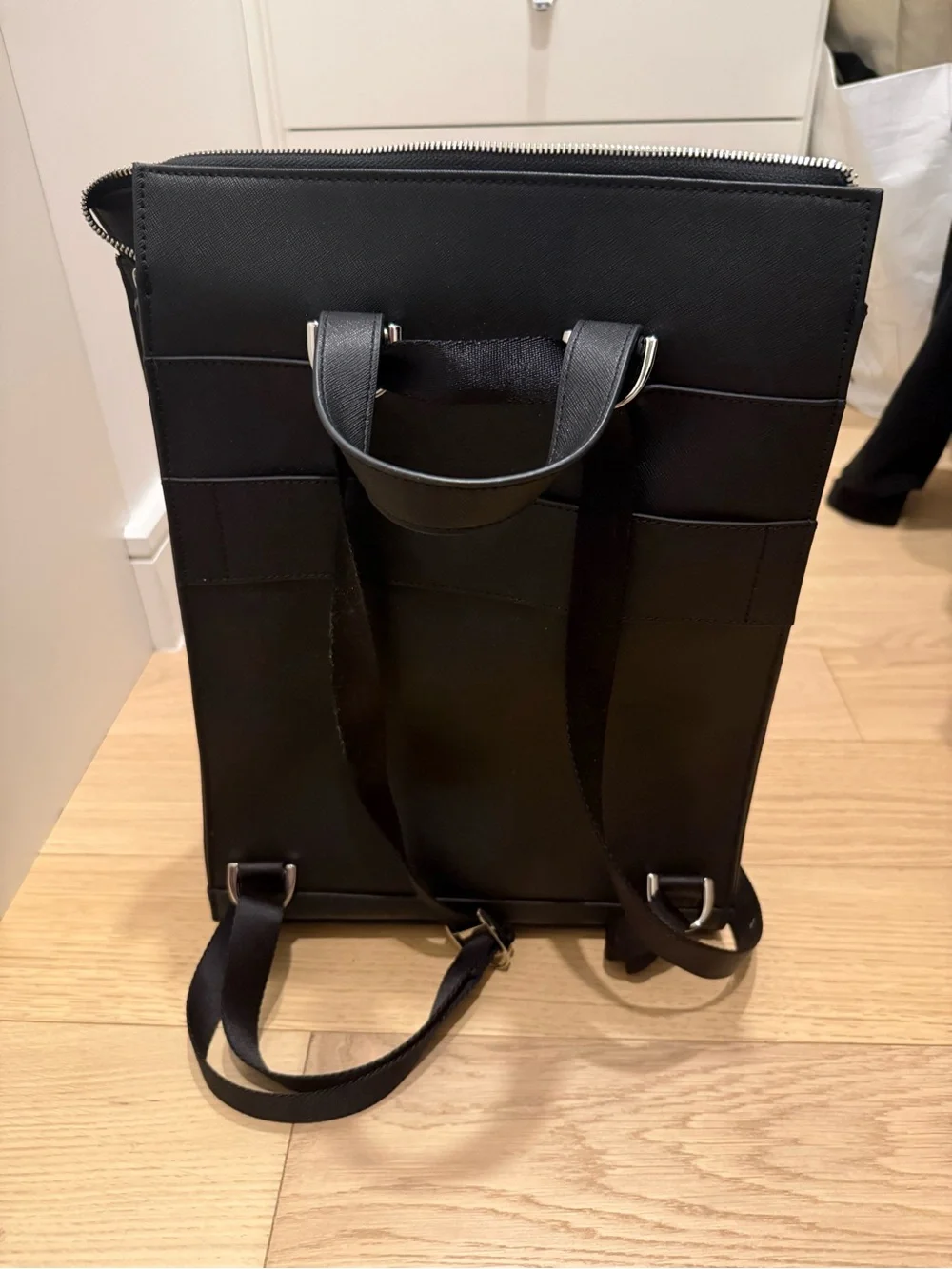 Samsonite Black Leather Backpack with Front Flap